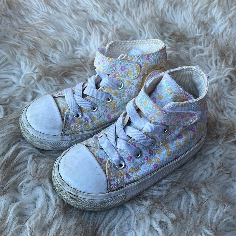 Converse Kids Sneakers - White with Floral Pattern - Picture 2 of 8